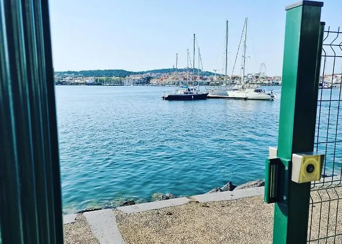 46 Ile Paradise Vue Port * Agde